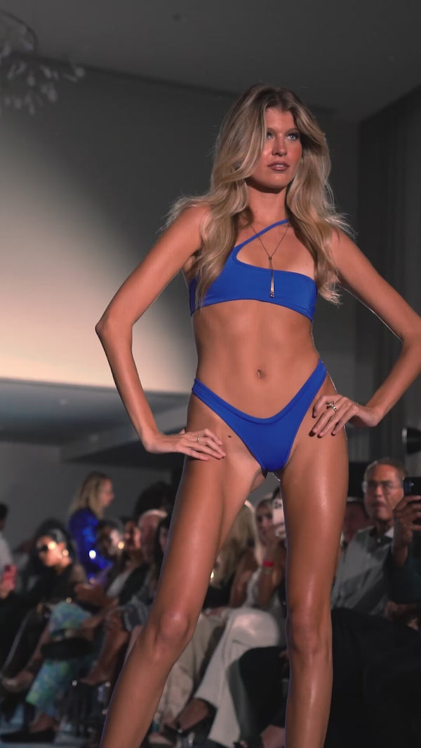 Monique Top Azula - One-Shoulder Bikini Top video